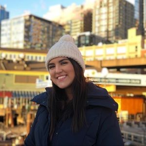 Meet your Posher, Crystal